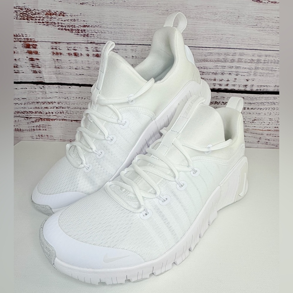 New Nike Free Metcon 6 White and Platinum Athletic Running Shoes Womens size 11